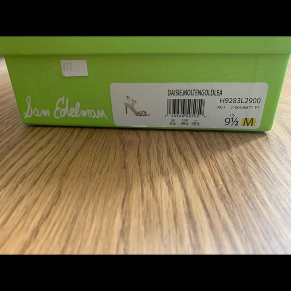 Sam Edelman Daisie Ankle Strap in Molten Gold. Worn once. They are size 9.5 US. - Picture 3 of 3